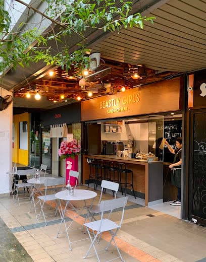 Beastly Girls Sandwich Bar - Dog Cafes