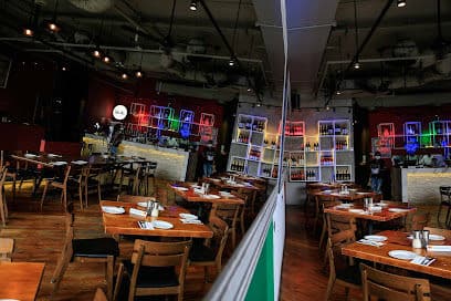 Two Chefs Bar - Dog Cafes