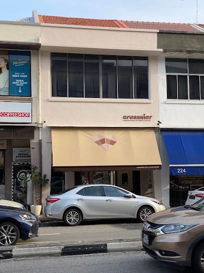 Creamier Handcrafted Ice Cream and Coffee (East Coast) - Dog Cafes