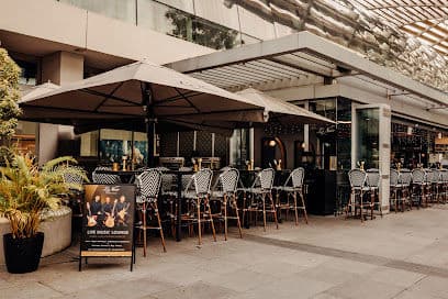 Le Noir @ MBS - Dog Cafes