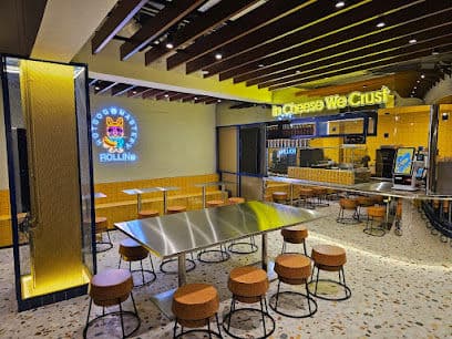 Rollin Cheese Dogs - Dog Cafes