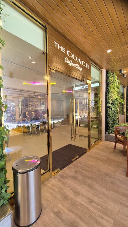 The Coach Coffee Shop (Resorts World Sentosa WEAVE) - Dog Cafes
